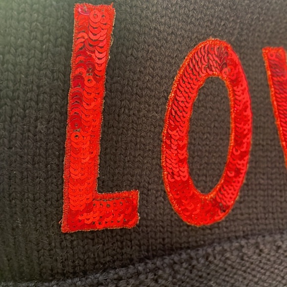 GUCCI LOVED Navy Wool Beanie - Picture 9 of 11